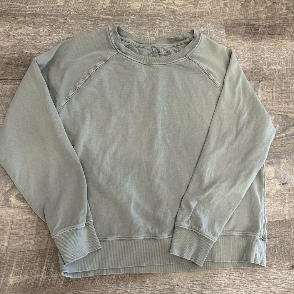 Athleta light weight crewneck sweater in sage green
